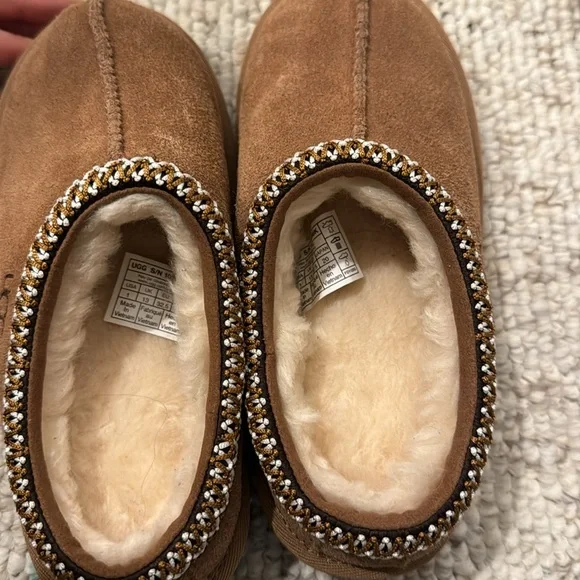 Kids Ugg Tasman brand new never worn!